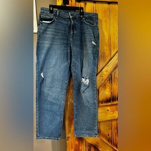Women’s size 14 mid rise boyfriend jeans